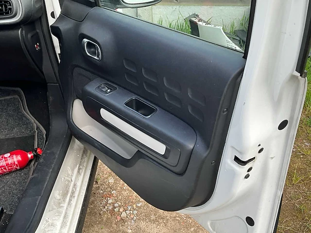2017 citroën c3 hatchback 1.6d personenauto ongevalwagen - afbeelding 14 van  27