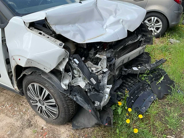 2017 citroën c3 hatchback 1.6d personenauto ongevalwagen - afbeelding 26 van  27