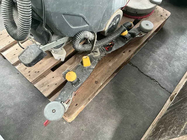 2017 dibo ct71 bt70 vloerschrobmachine - afbeelding 5 van  7