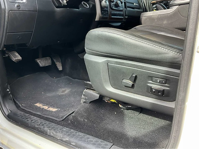 2017 dodge ram 1500 laramie - personenauto - afbeelding 28 van  84