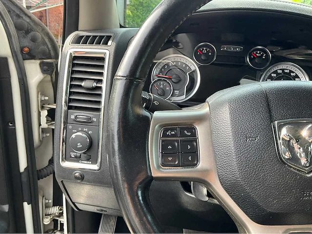 2017 dodge ram 1500 laramie - personenauto - afbeelding 32 van  84
