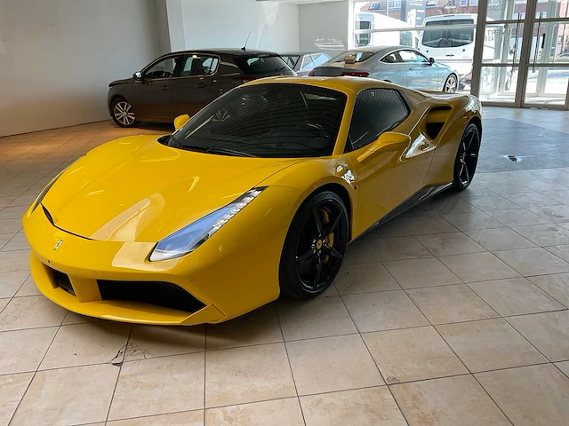 2017 ferrari 488 spider sportwagen - afbeelding 1 van  65