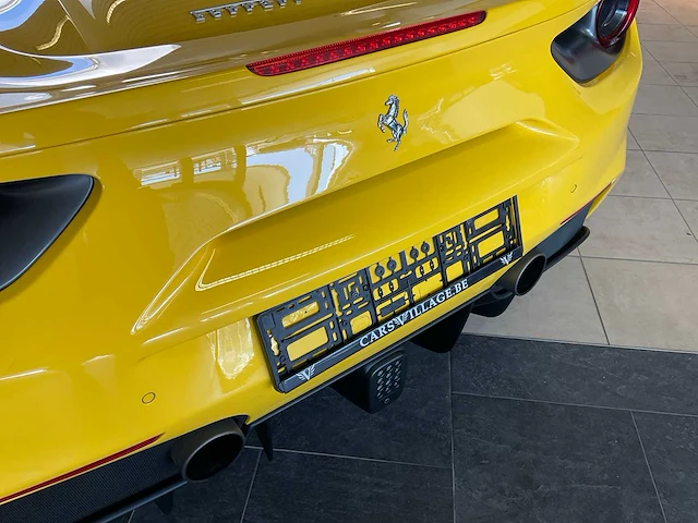 2017 ferrari 488 spider sportwagen - afbeelding 17 van  65