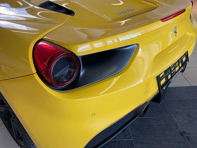 2017 ferrari 488 spider sportwagen - afbeelding 18 van  65