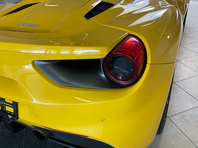 2017 ferrari 488 spider sportwagen - afbeelding 19 van  65