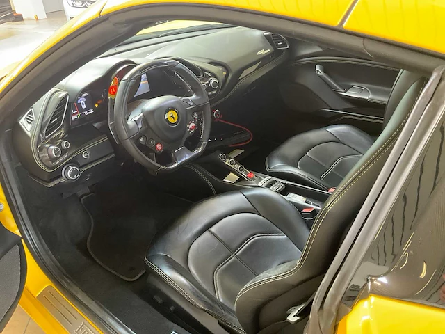 2017 ferrari 488 spider sportwagen - afbeelding 29 van  65