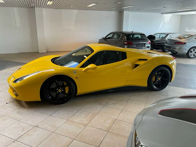 2017 ferrari 488 spider sportwagen - afbeelding 23 van  65