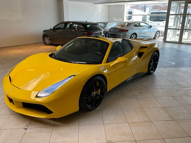 2017 ferrari 488 spider sportwagen - afbeelding 47 van  65