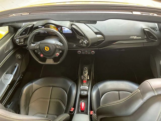 2017 ferrari 488 spider sportwagen - afbeelding 51 van  65