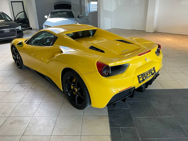 2017 ferrari 488 spider sportwagen - afbeelding 56 van  65