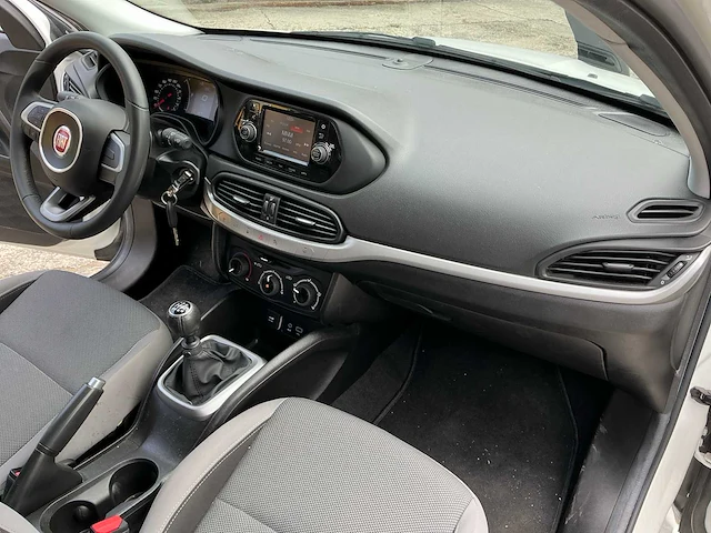 2017 fiat tipo benzine - afbeelding 2 van  28