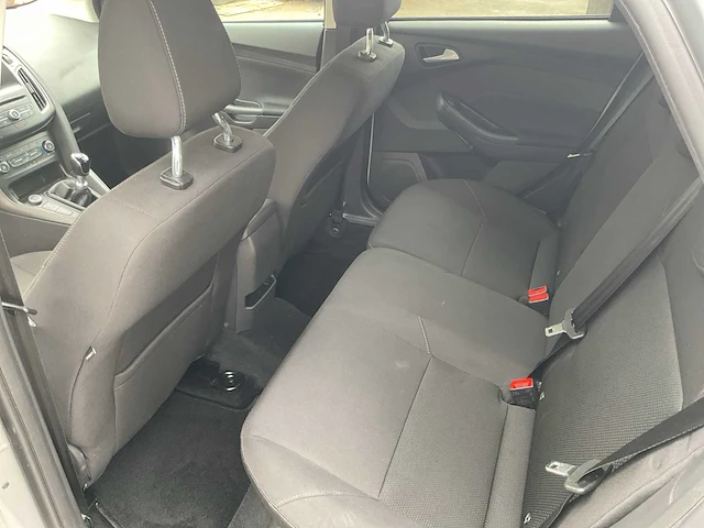2017 ford focus 1.5tdci/airco euro 6b - afbeelding 10 van  26