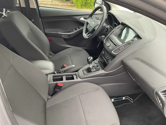 2017 ford focus 1.5tdci/airco euro 6b - afbeelding 15 van  26