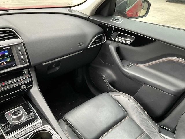 2017 jaguar f-pace 20d awd - afbeelding 16 van  49