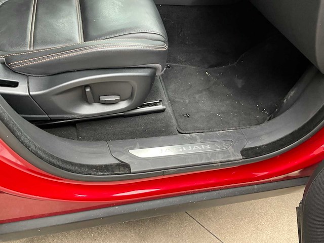 2017 jaguar f-pace 20d awd - afbeelding 37 van  49