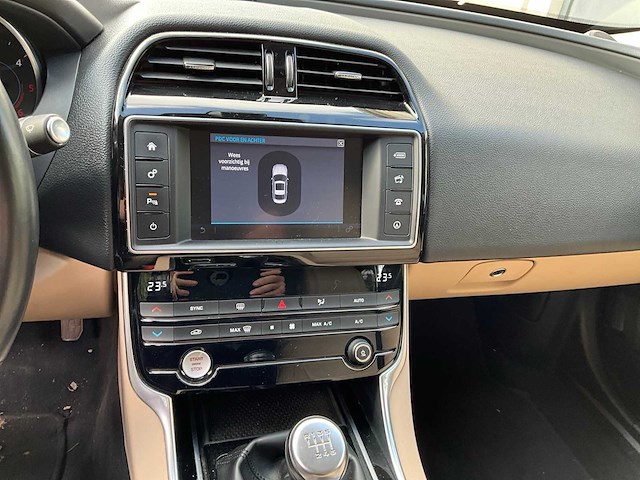 2017 jaguar xe personenauto - afbeelding 7 van  32