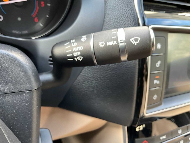 2017 jaguar xe personenauto - afbeelding 10 van  32