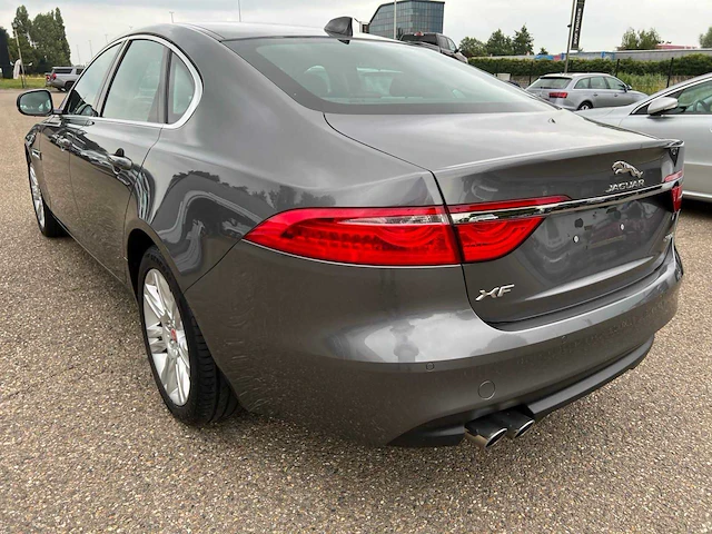 2017 jaguar xf - sedan - afbeelding 17 van  21