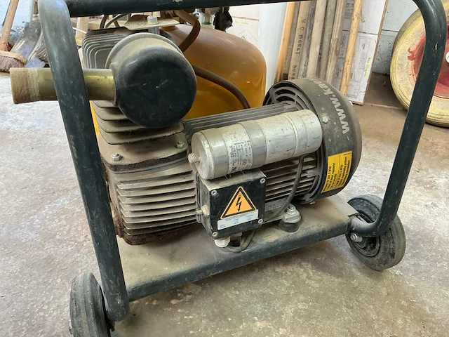 2017 kaeser premium car 300/30 zuigercompressor - afbeelding 6 van  8