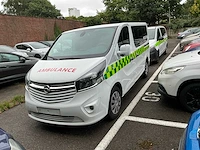 2017 les dauphins vivaro ambulance - afbeelding 1 van  27