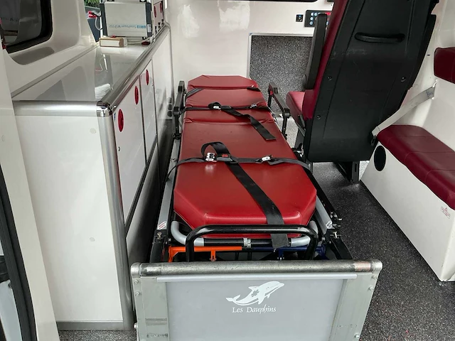 2017 les dauphins vivaro ambulance - afbeelding 14 van  27