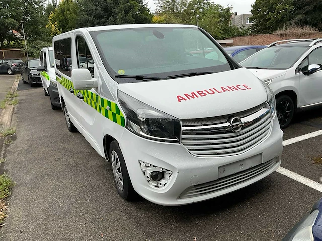 2017 les dauphins vivaro ambulance - afbeelding 23 van  27