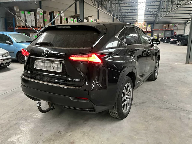 2017 lexus nh300h - afbeelding 6 van  31