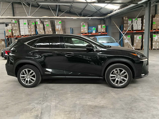 2017 lexus nh300h - afbeelding 7 van  31