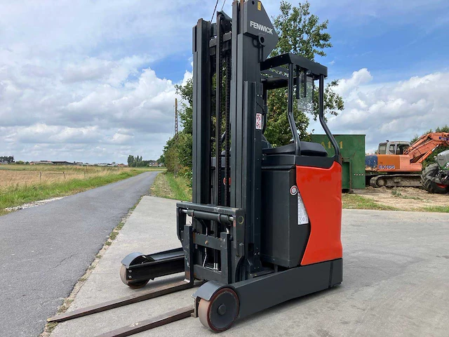 2017 linde r14 reachtruck - afbeelding 1 van  44