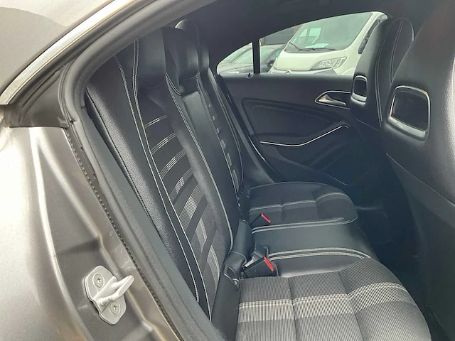 2017 mercedes-benz cla 180 - afbeelding 31 van  45