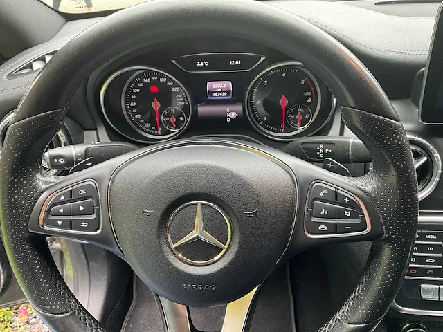 2017 mercedes-benz cla200 sedan auto - afbeelding 7 van  32