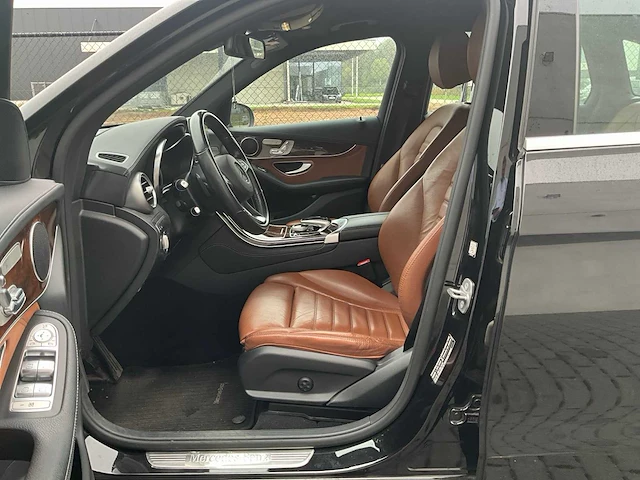 2017 mercedes-benz glc 350e plug-in hybride personenauto - afbeelding 4 van  31