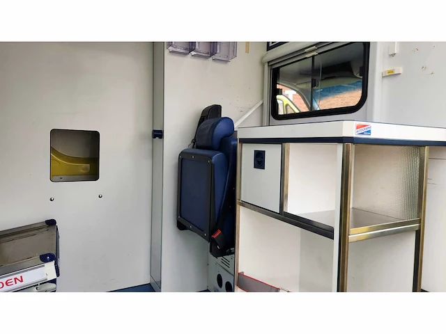 2017 mercedes sprinter ambulances | 119918km - afbeelding 25 van  44