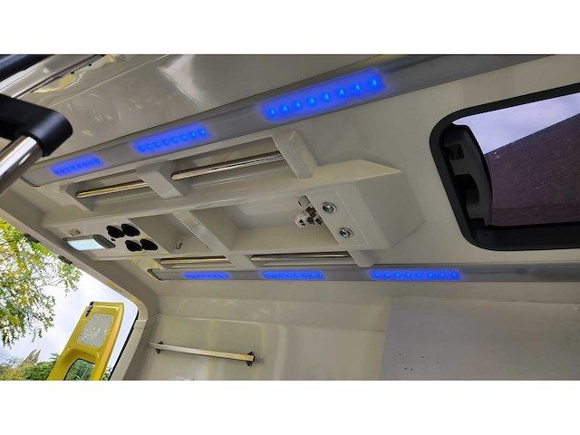 2017 mercedes sprinter ambulances | 119918km - afbeelding 29 van  44