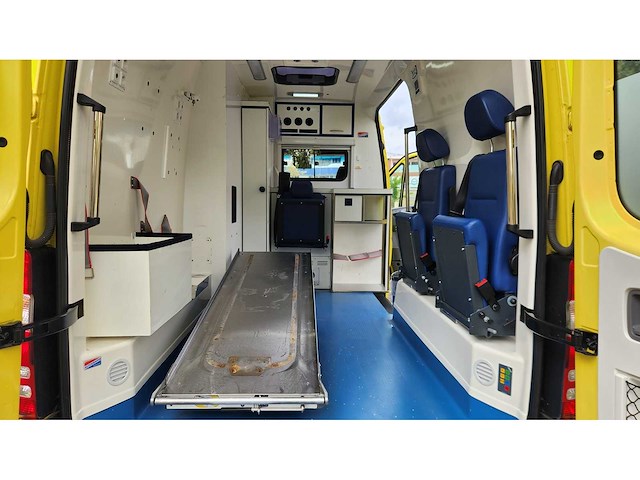 2017 mercedes sprinter ambulances | 119918km - afbeelding 32 van  44