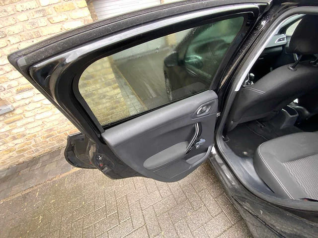 2017 peugeot 208 c - hatchback - afbeelding 5 van  29