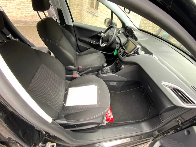 2017 peugeot 208 c - hatchback - afbeelding 9 van  29