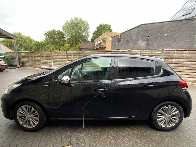 2017 peugeot 208 c - hatchback - afbeelding 26 van  29