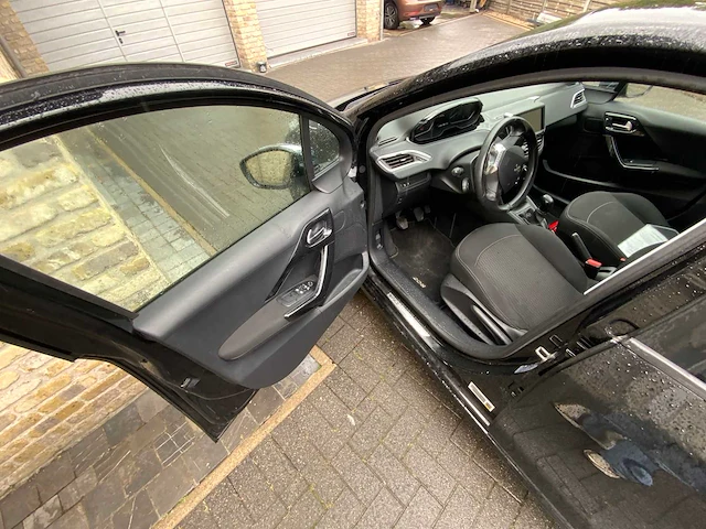2017 peugeot 208 c - hatchback - afbeelding 29 van  29