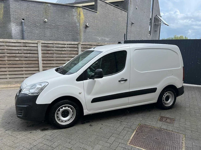 2017 peugeot partner 7 - lichte vrachtwagen - afbeelding 1 van  9