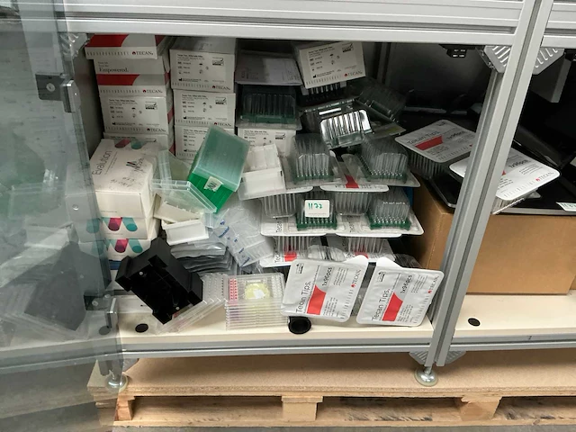 2017 tecan freedom evo-2 150 base pipetteerrobot - afbeelding 9 van  9