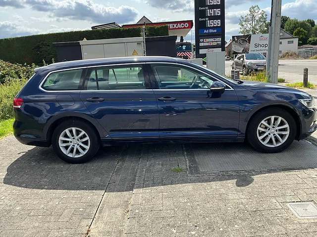 2017 volkswagen passat personenauto - afbeelding 27 van  30