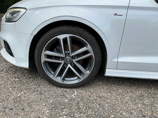 2018 audi a3 limousine personenauto - afbeelding 11 van  48