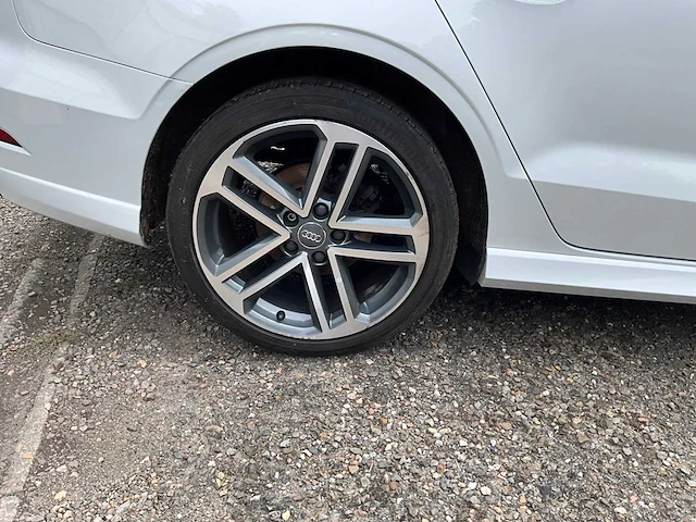2018 audi a3 limousine personenauto - afbeelding 13 van  48