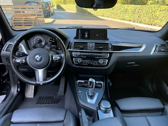 2018 bmw 118i personenauto - afbeelding 17 van  28