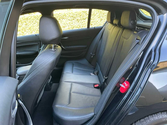 2018 bmw 118i personenauto - afbeelding 23 van  28