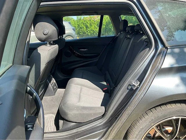 2018 bmw 318d - afbeelding 16 van  42