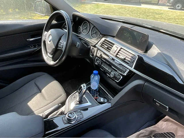 2018 bmw 318d - afbeelding 32 van  42