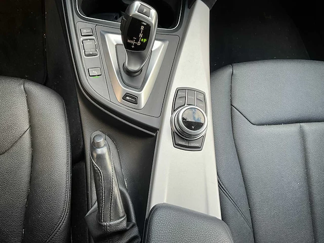 2018 bmw 330e iperformance personenauto - afbeelding 30 van  51