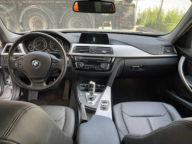 2018 bmw 330e iperformance personenauto - afbeelding 37 van  51